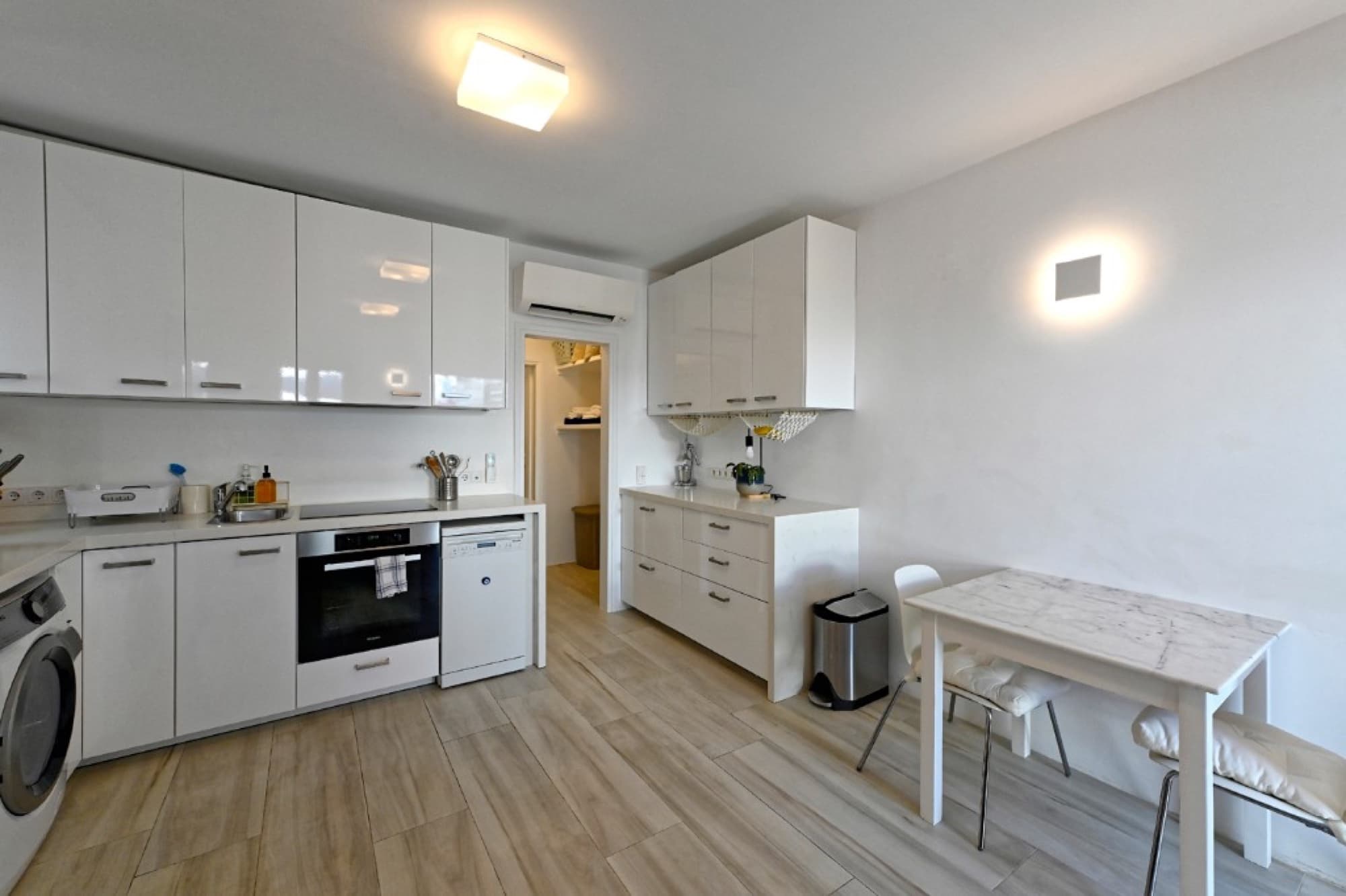 Kitchen and dining area at Hedoni Mykonos
